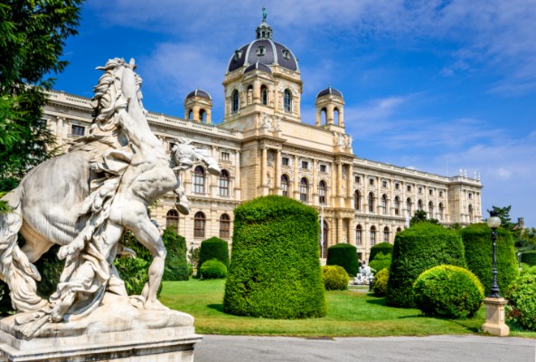 KHM Kunsthistorisches Museum: Die Schlange überspringen