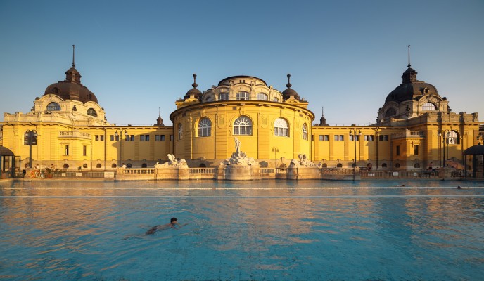 Balneario Széchenyi + Museo Palinka